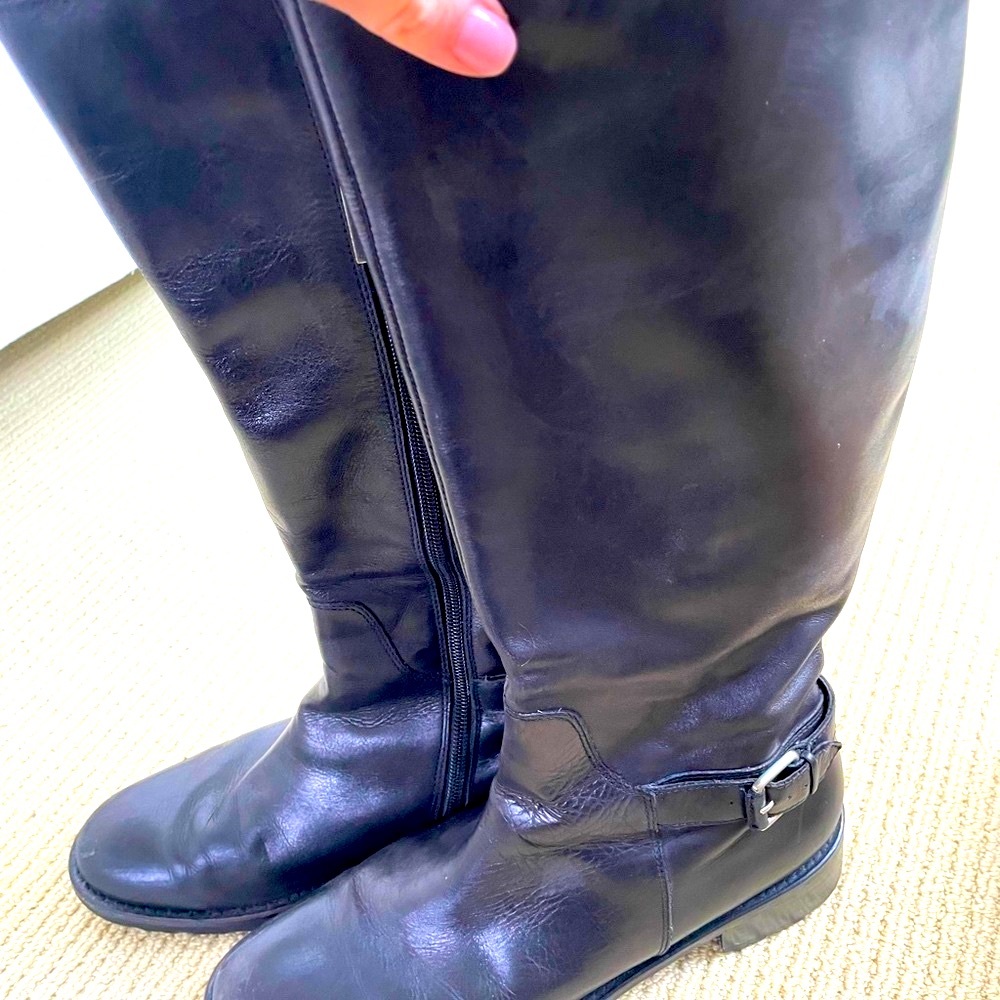 Stylish Black Calvin Klein Rumer Leather Boots GUC